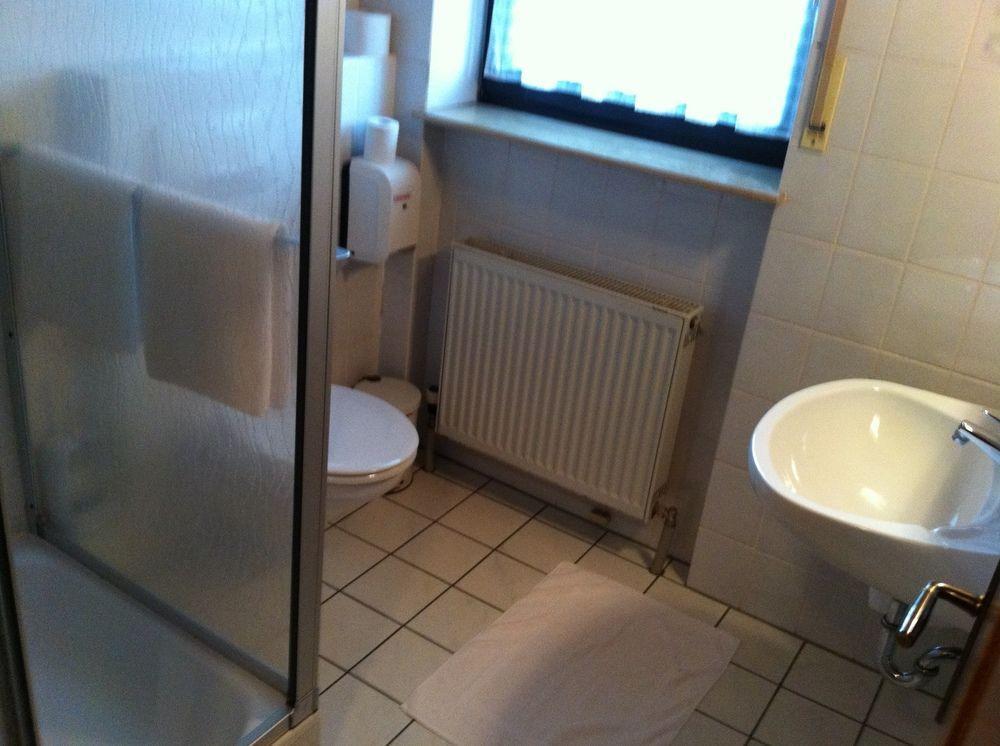 Hotel Bacchusstube Garni Goldbach  Buitenkant foto