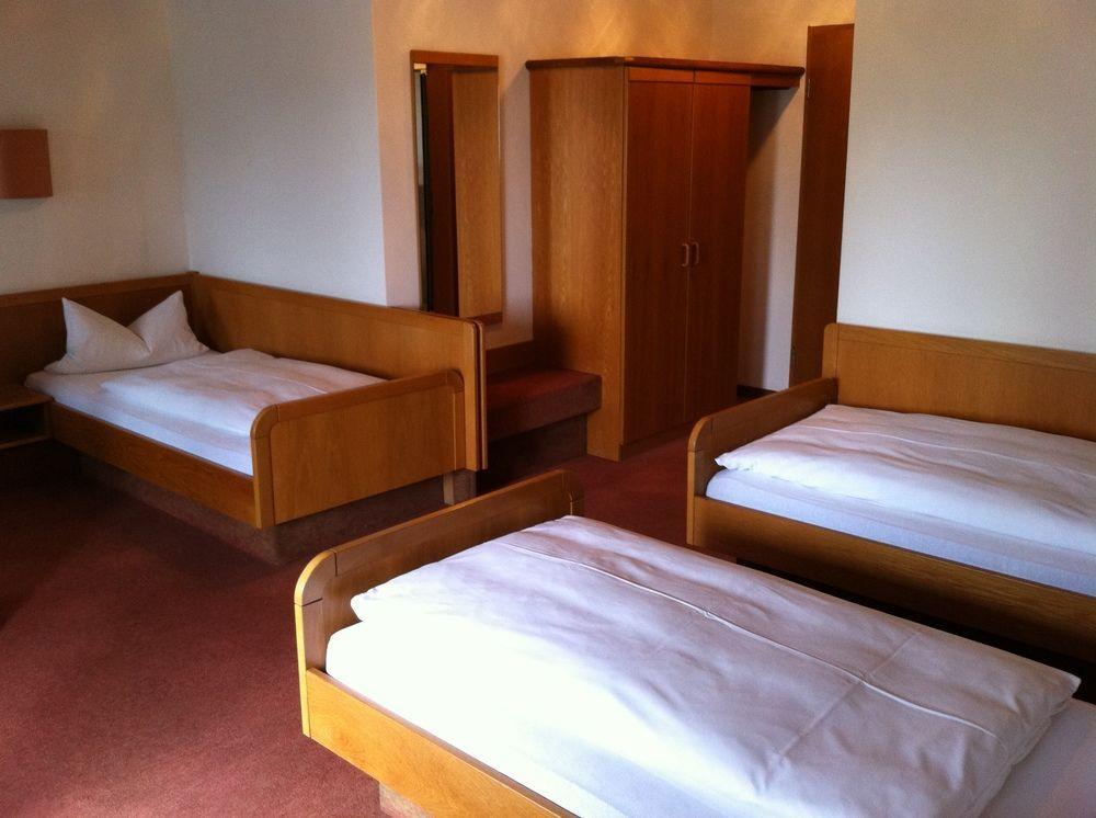 Hotel Bacchusstube Garni Goldbach  Buitenkant foto