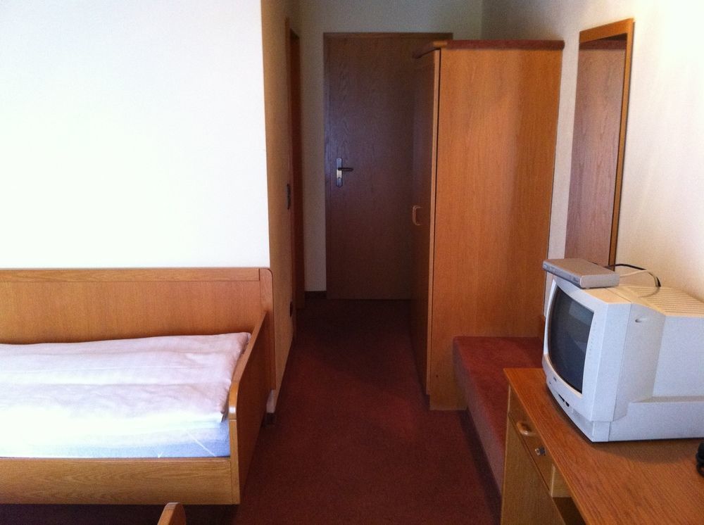 Hotel Bacchusstube Garni Goldbach  Buitenkant foto